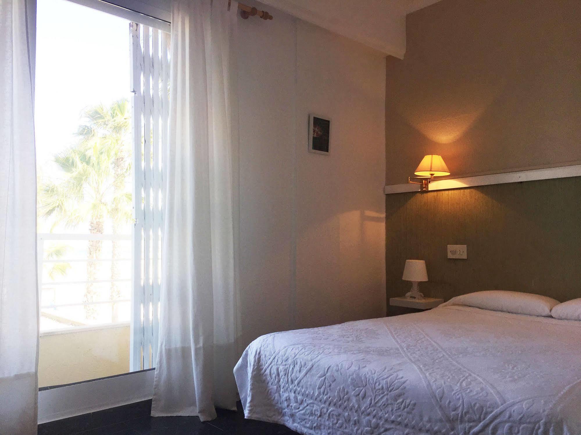 มัลวาร์โรซา บีช รูม Hotel บาเลนเซีย ภายนอก รูปภาพ